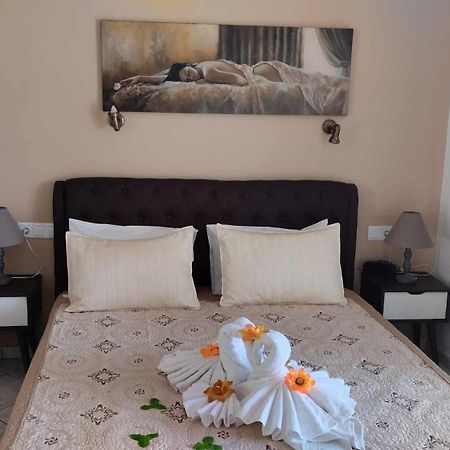 Golden Sun Apartments โรดาคิโน ภายนอก รูปภาพ