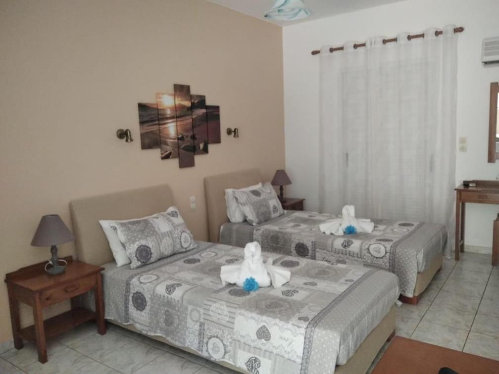 Golden Sun Apartments โรดาคิโน ภายนอก รูปภาพ