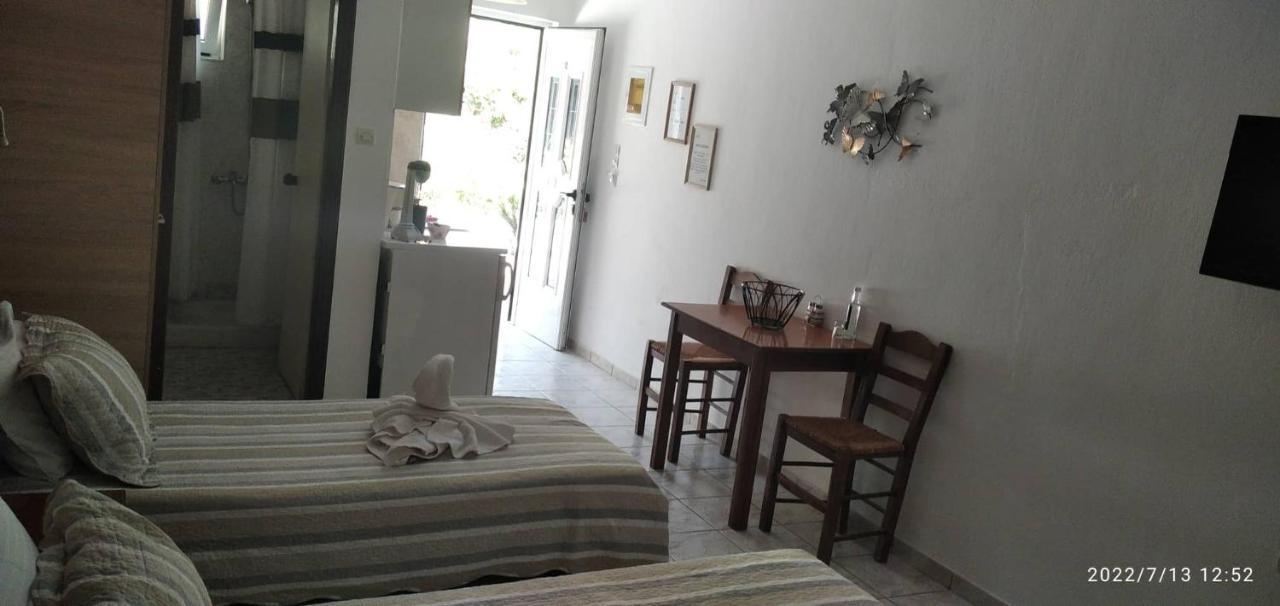 Golden Sun Apartments โรดาคิโน ภายนอก รูปภาพ
