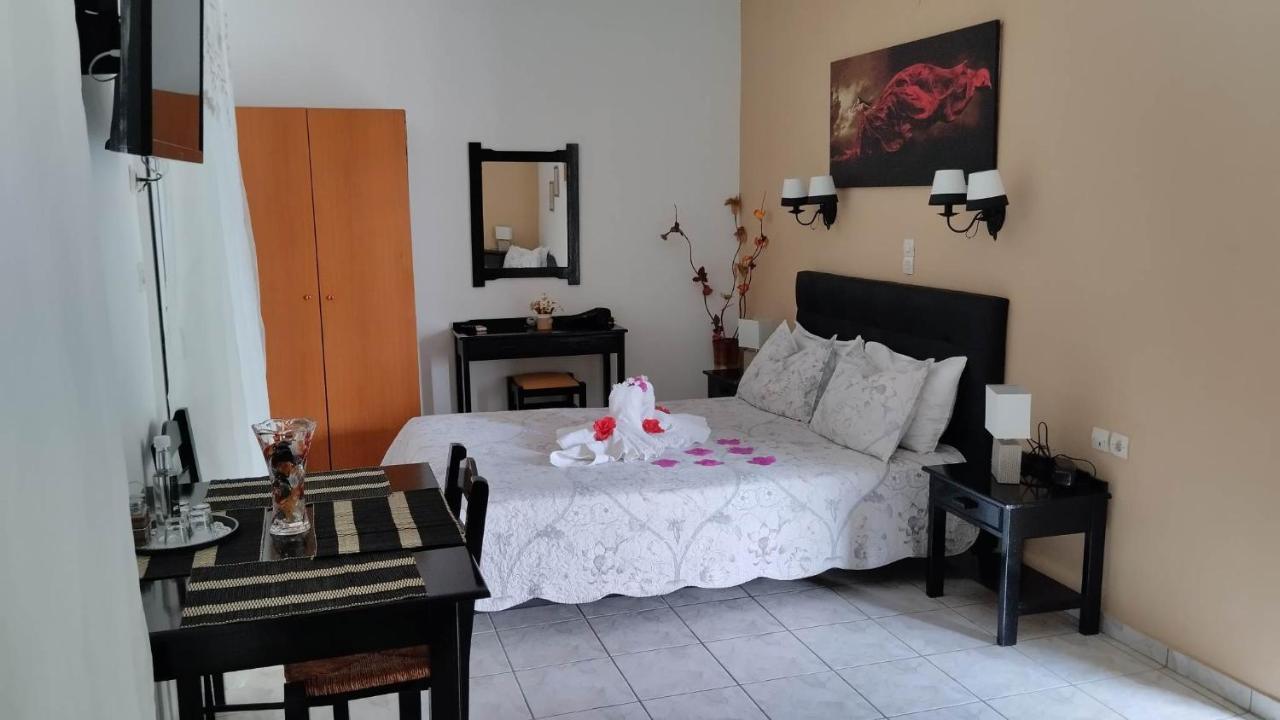 Golden Sun Apartments โรดาคิโน ภายนอก รูปภาพ