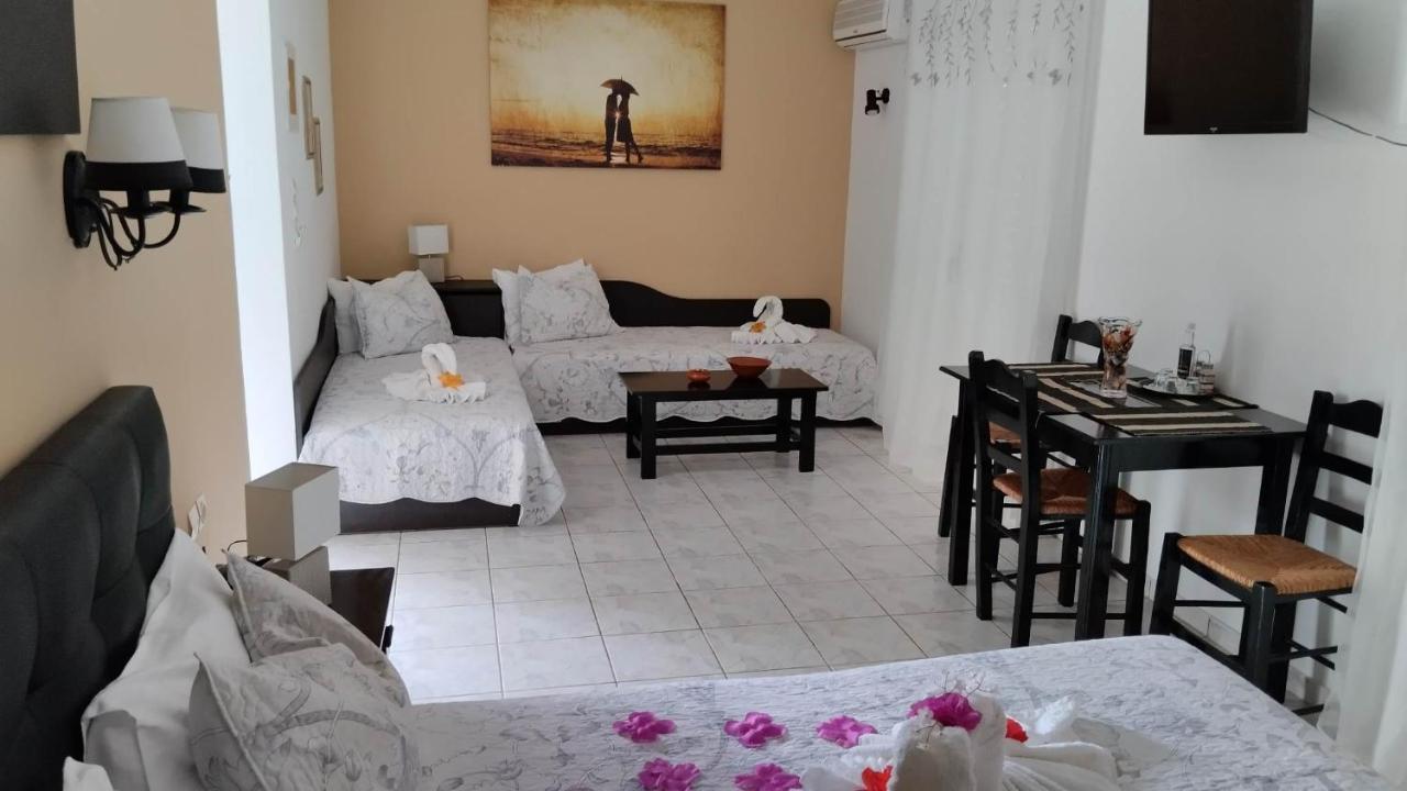 Golden Sun Apartments โรดาคิโน ภายนอก รูปภาพ