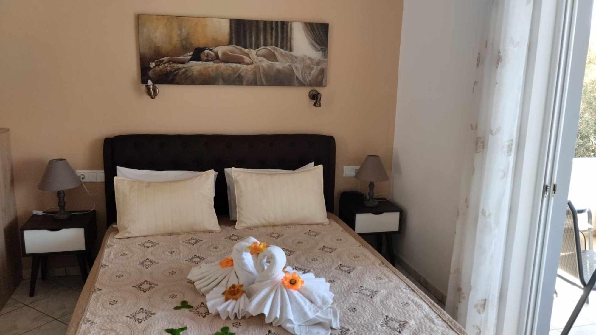 Golden Sun Apartments โรดาคิโน ภายนอก รูปภาพ